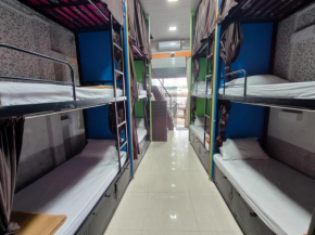 Rameshwar Dormitories - Vile Parle Highway